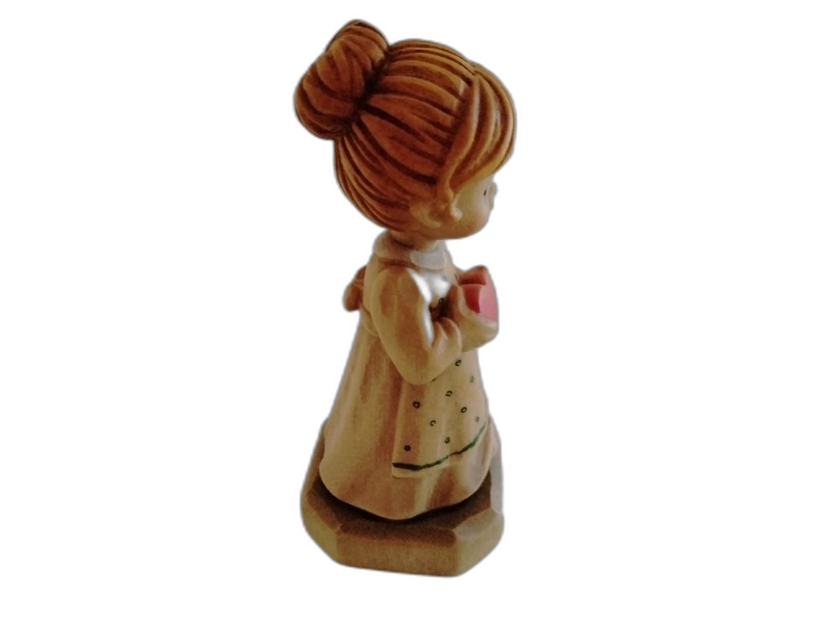 A-079 - Girl Holding Heart - Photo 3