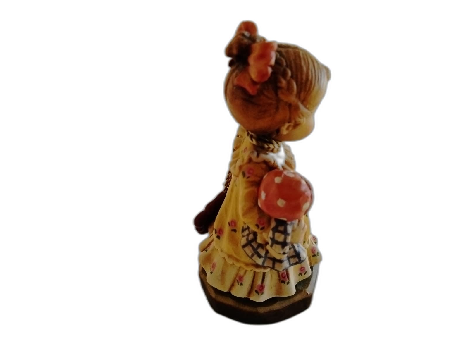 A-140 - Girl Carrying Teddy Bear and Doll - Photo 2