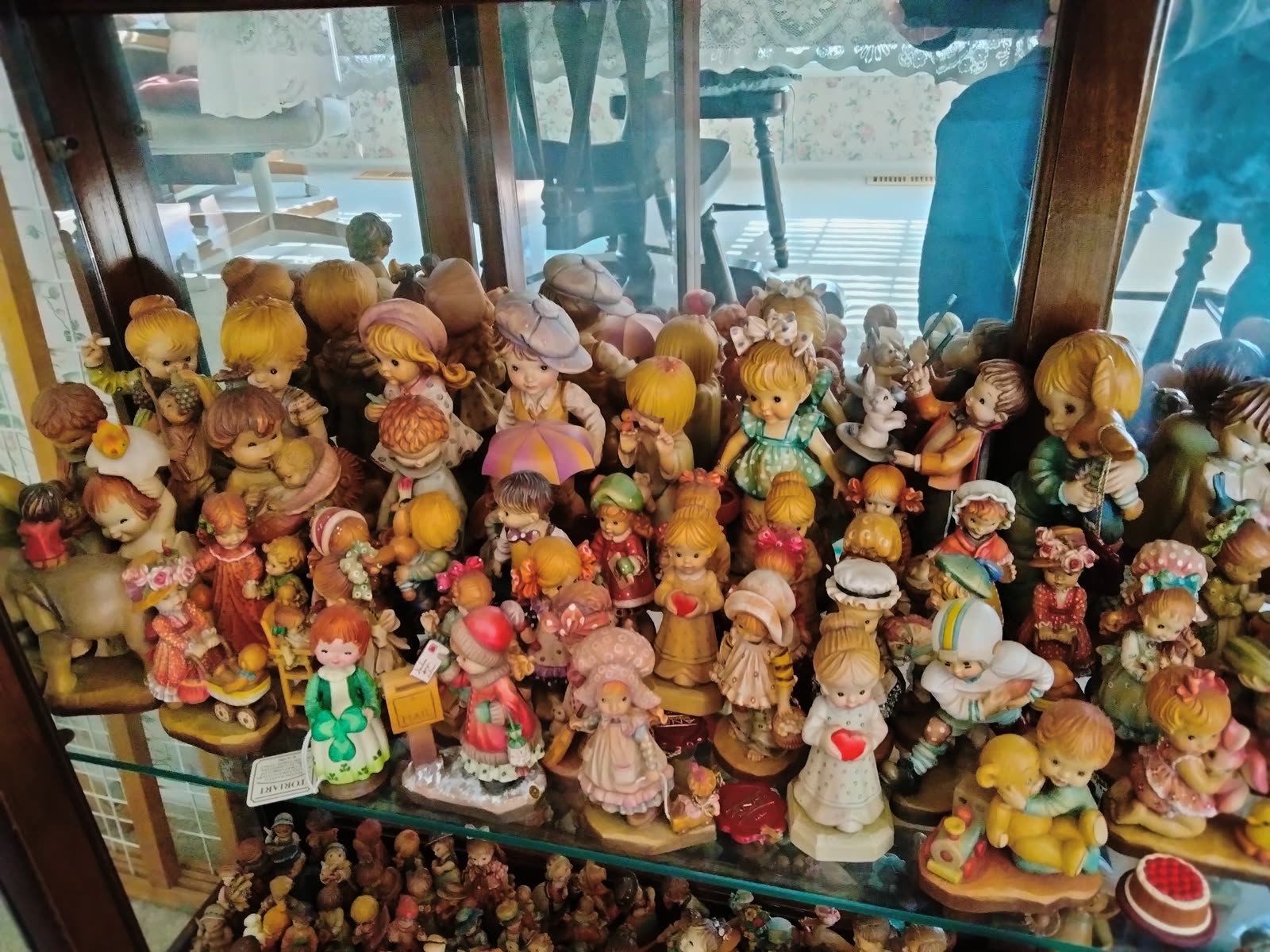 Collectibles display photo 10