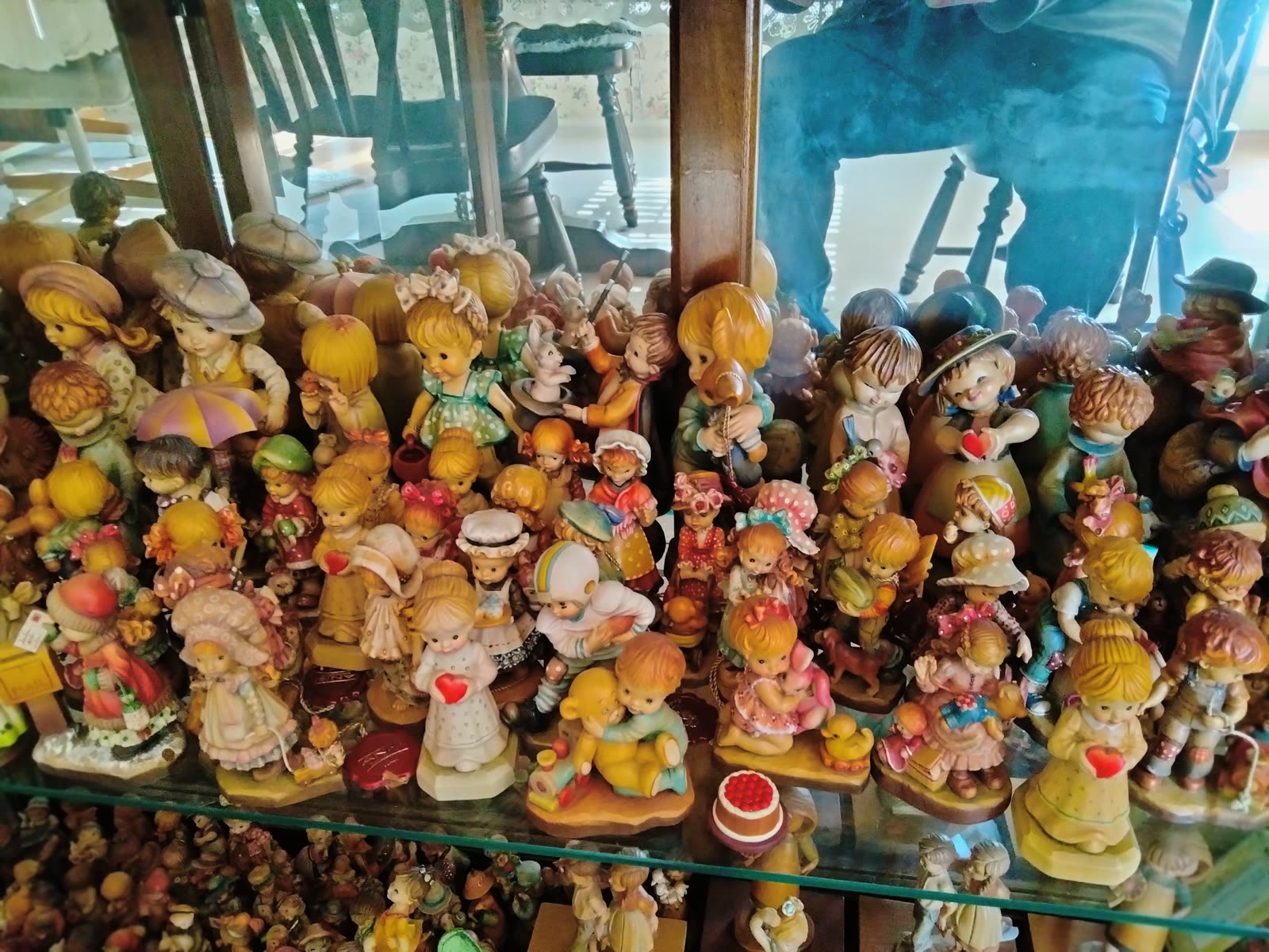 Collectibles display photo 11