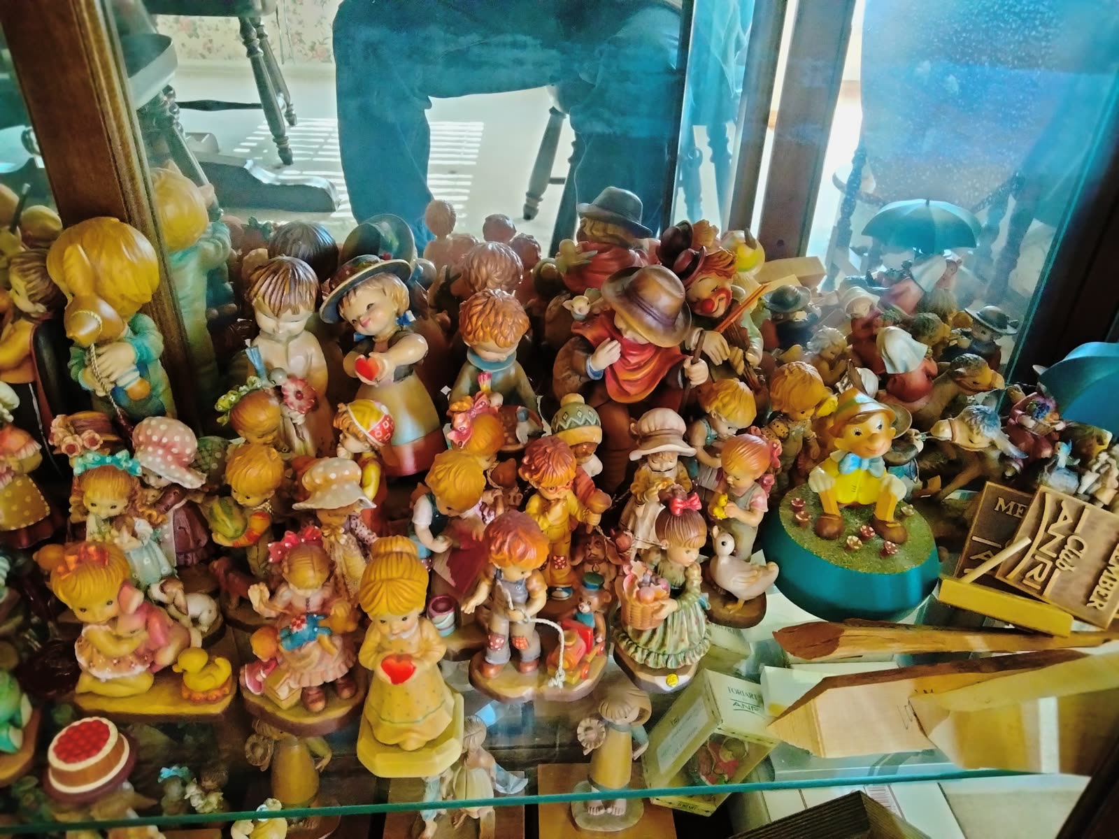 Collectibles display photo 12