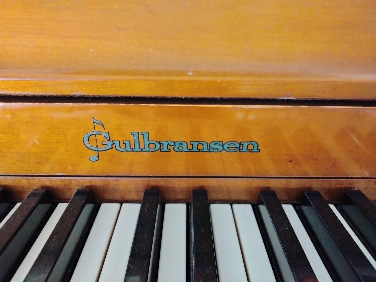 LV-009 Gulbransen Upright Piano image 1