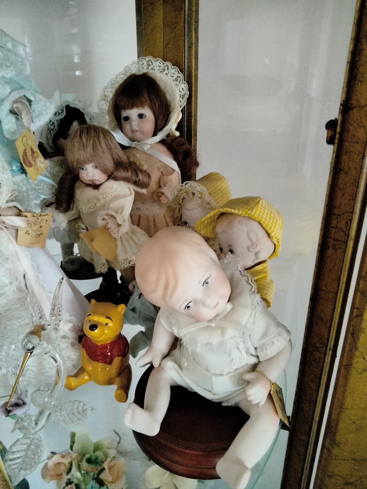 C3-004 Porcelain Doll Display Group image 1