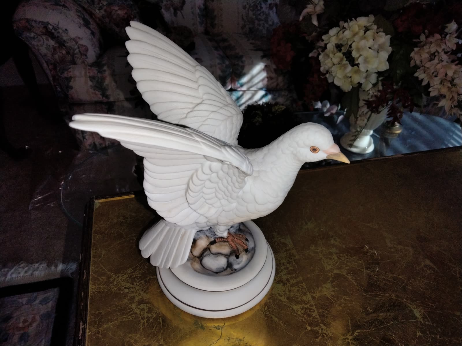 C3-014 Porcelain Dove Figurine Pair image 1