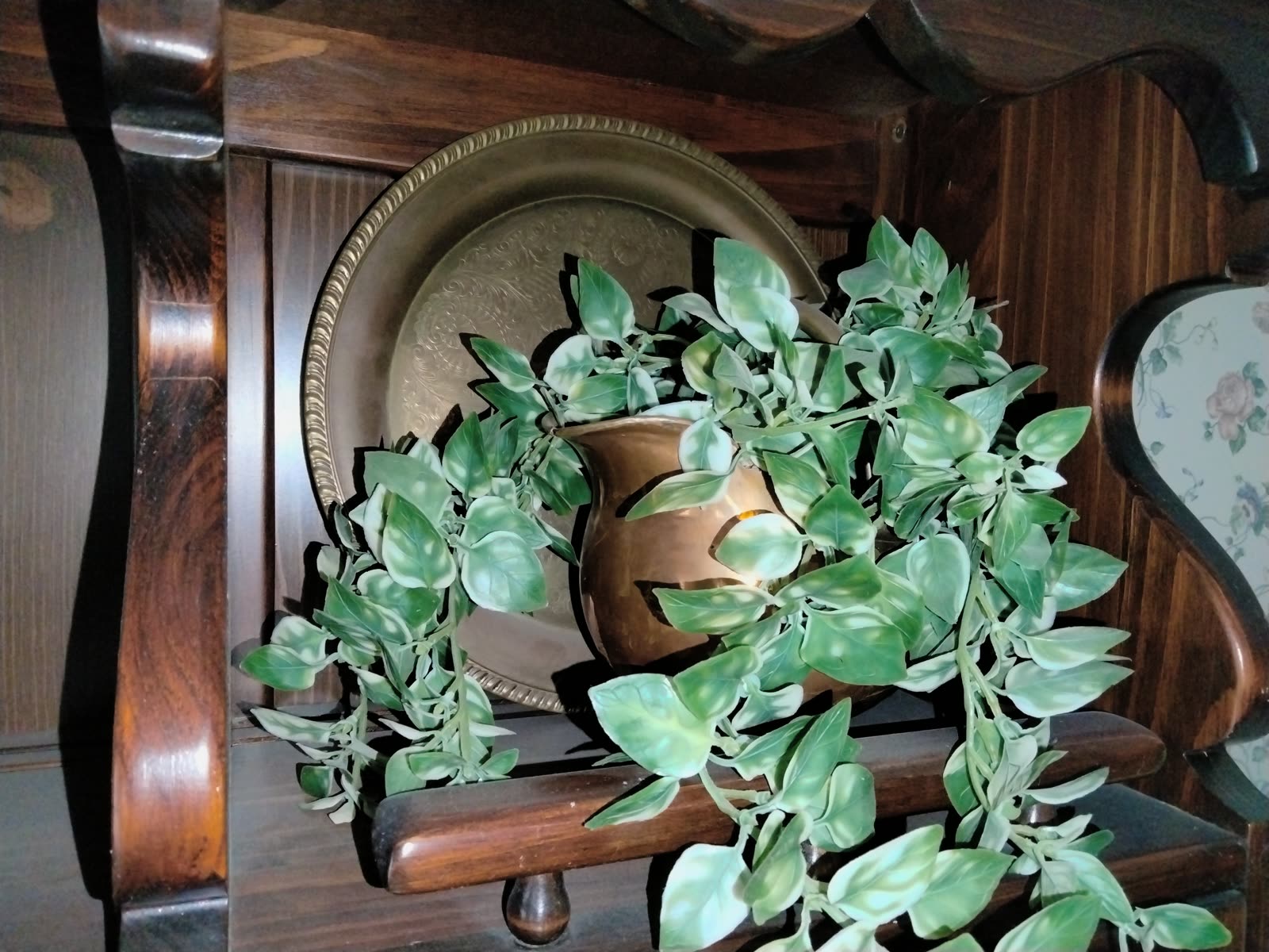 FL-011 Trailing Ivy Arrangement With Brass Tray image 1