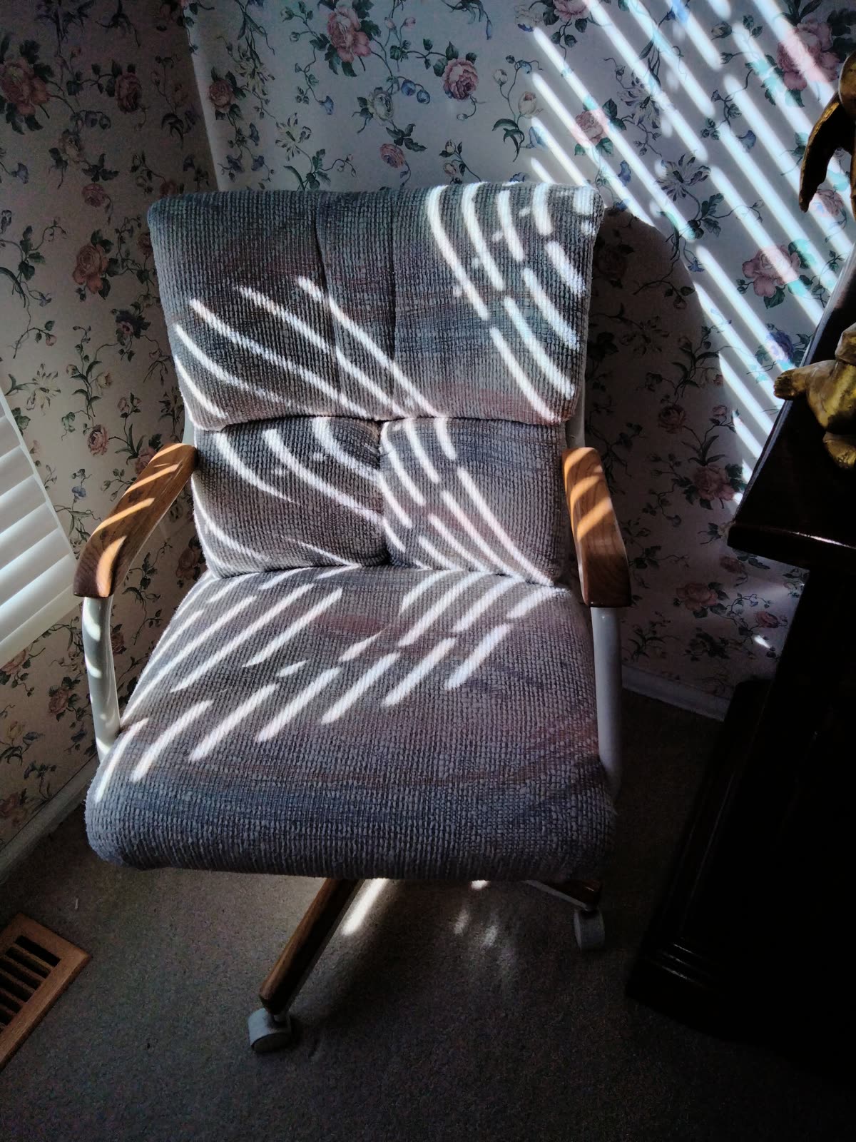 KT-007 Kitchen Table With 4 Chairs image 2