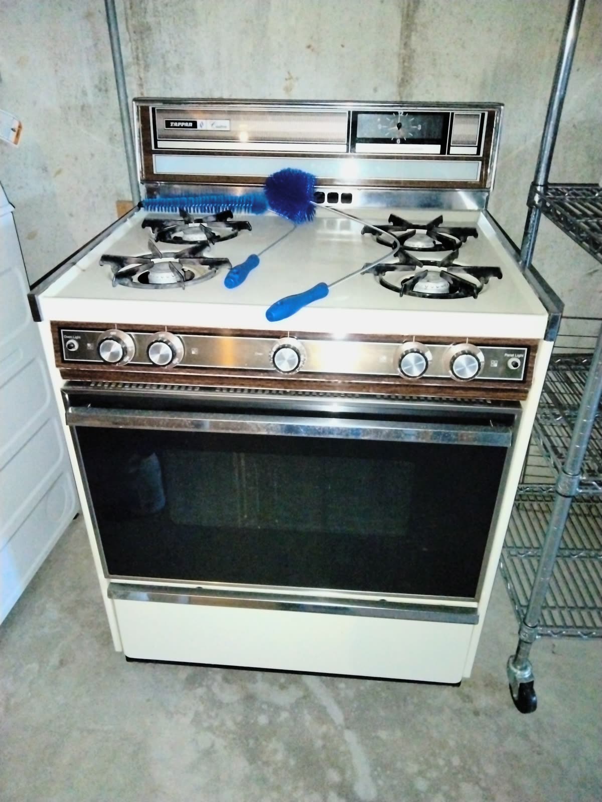 DS-001 Vintage Tappan Gas Stove image 1