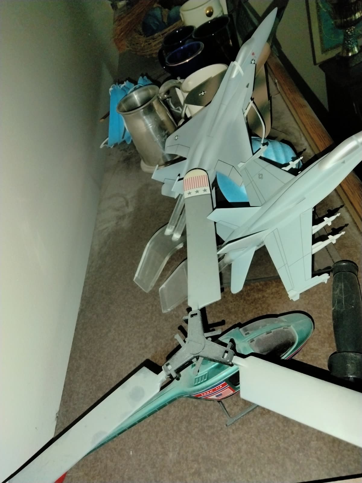 B4-012 Model Airplane Lot image 1