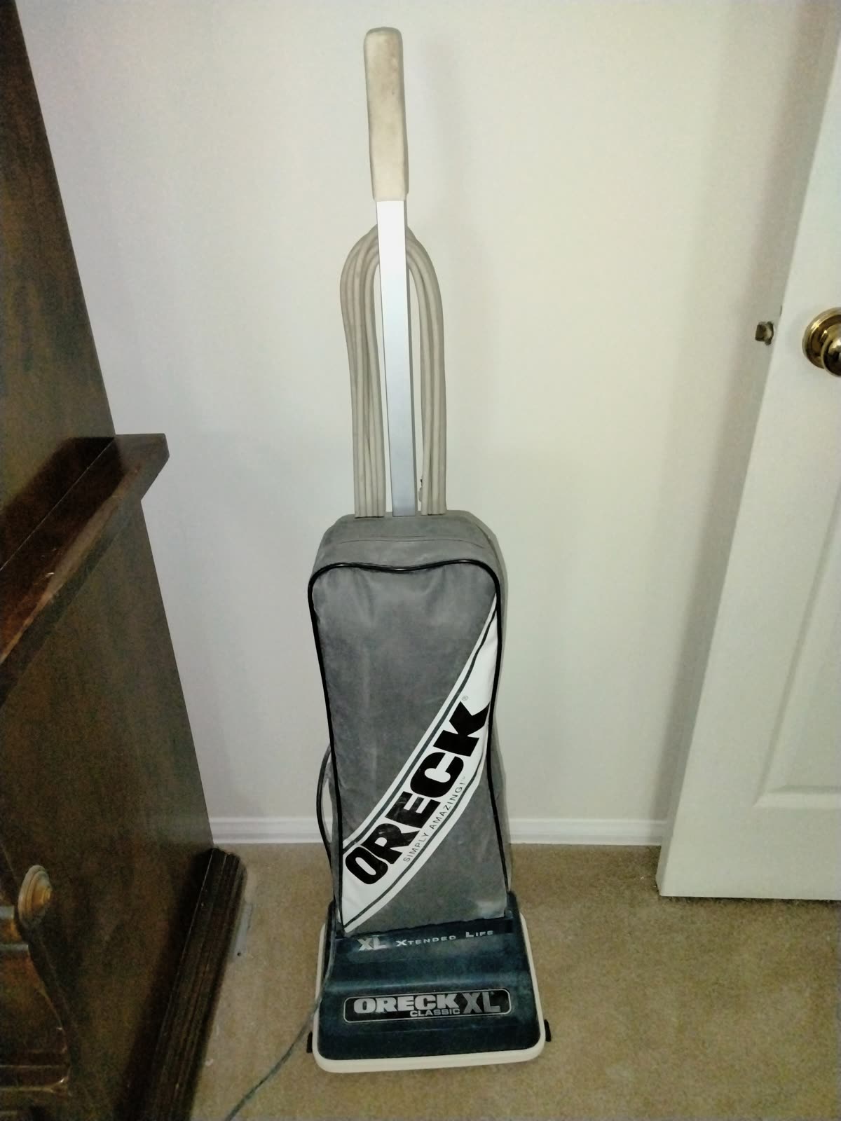 MS-011 Oreck XL Upright Vacuum image 1