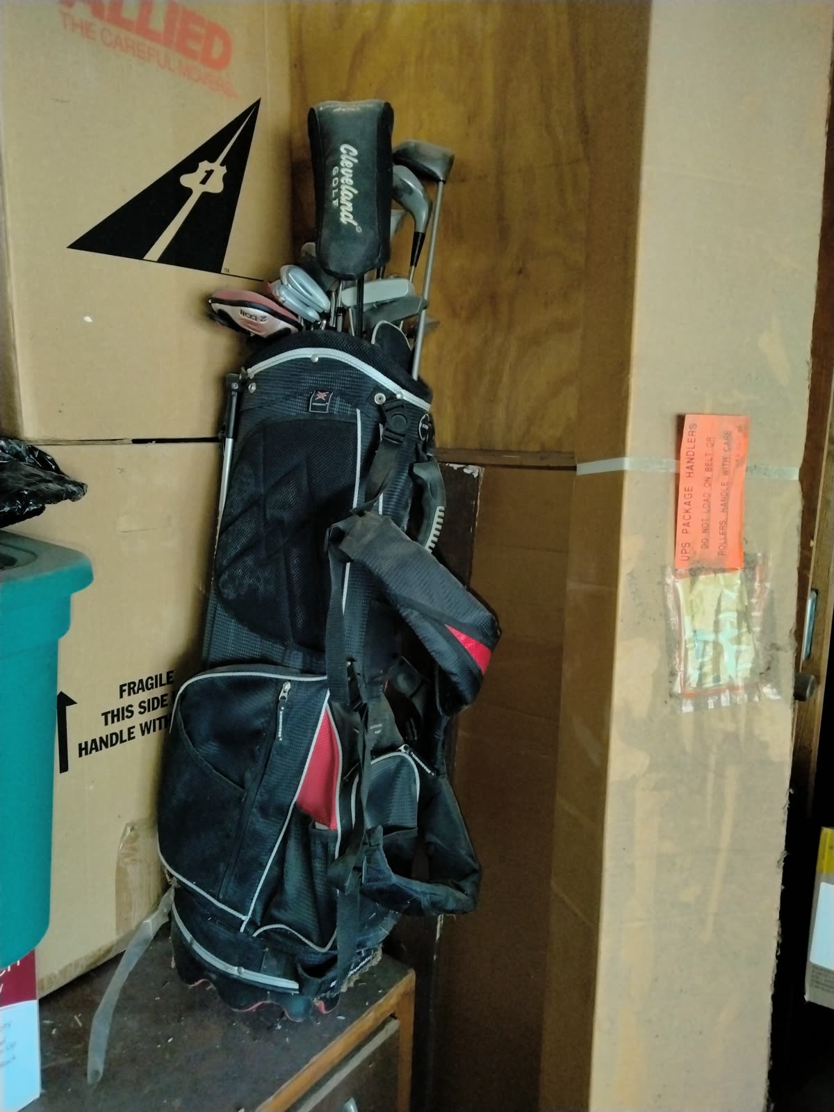 GA-008 Cleveland Golf Clubs With Bag image 1