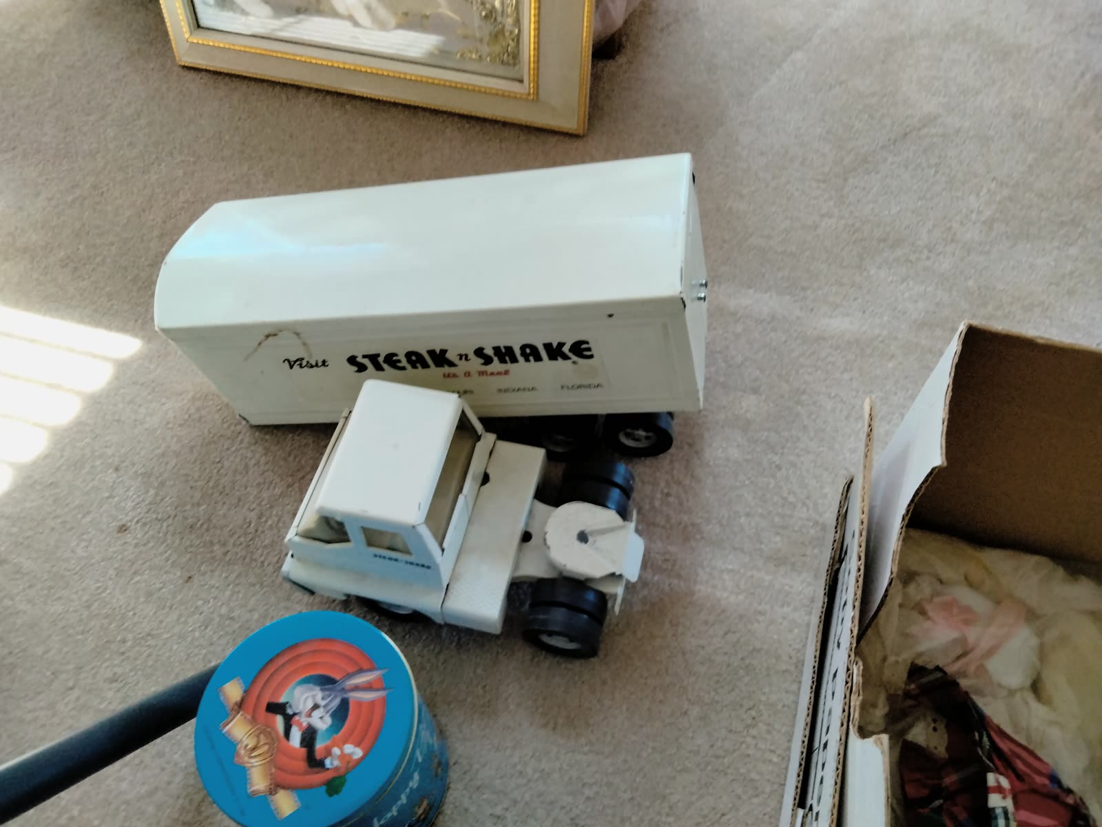 C5-004 Vintage Toy Box Truck Model image 2