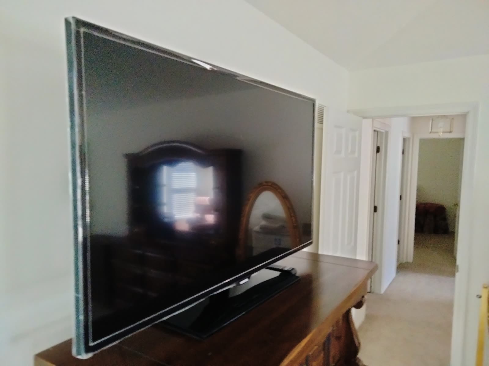 B1-004 46" Samsung LCD TV image 3