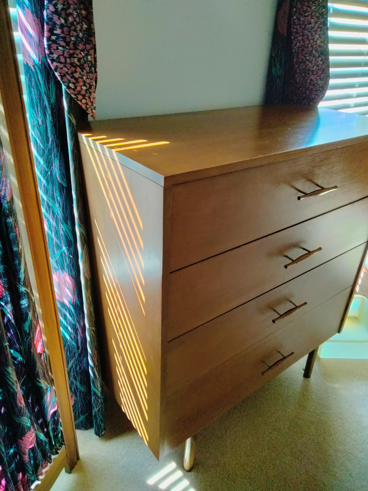 B2-002 Mid-Century 4-Drawer Chest image 2