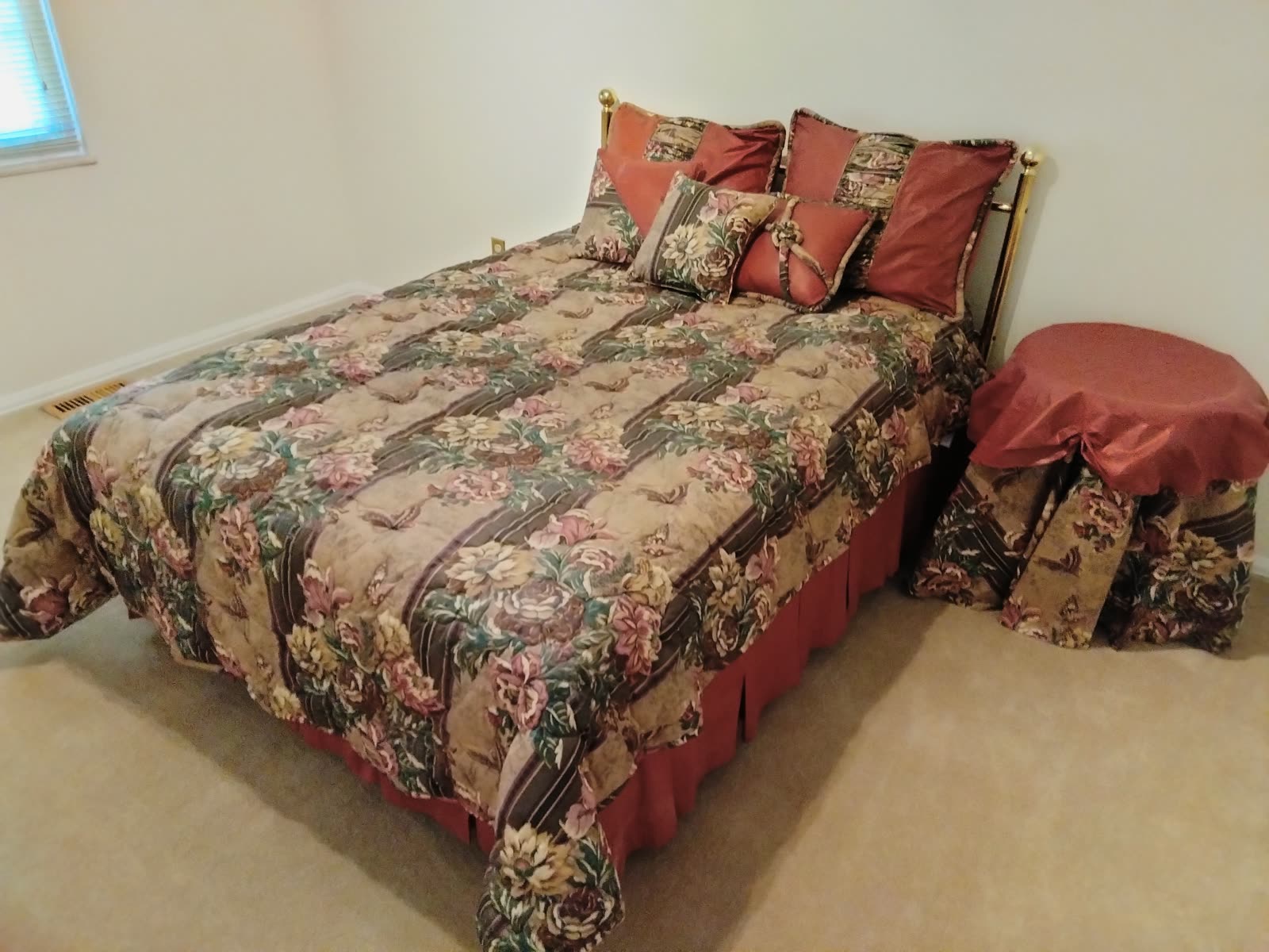 B3-001 Metal Frame Bed image 1