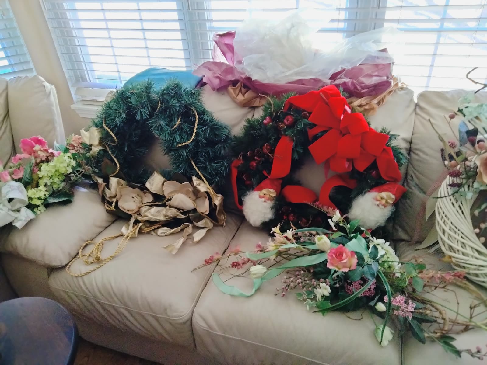 FD-001 Decorative Wreaths and décor image 3