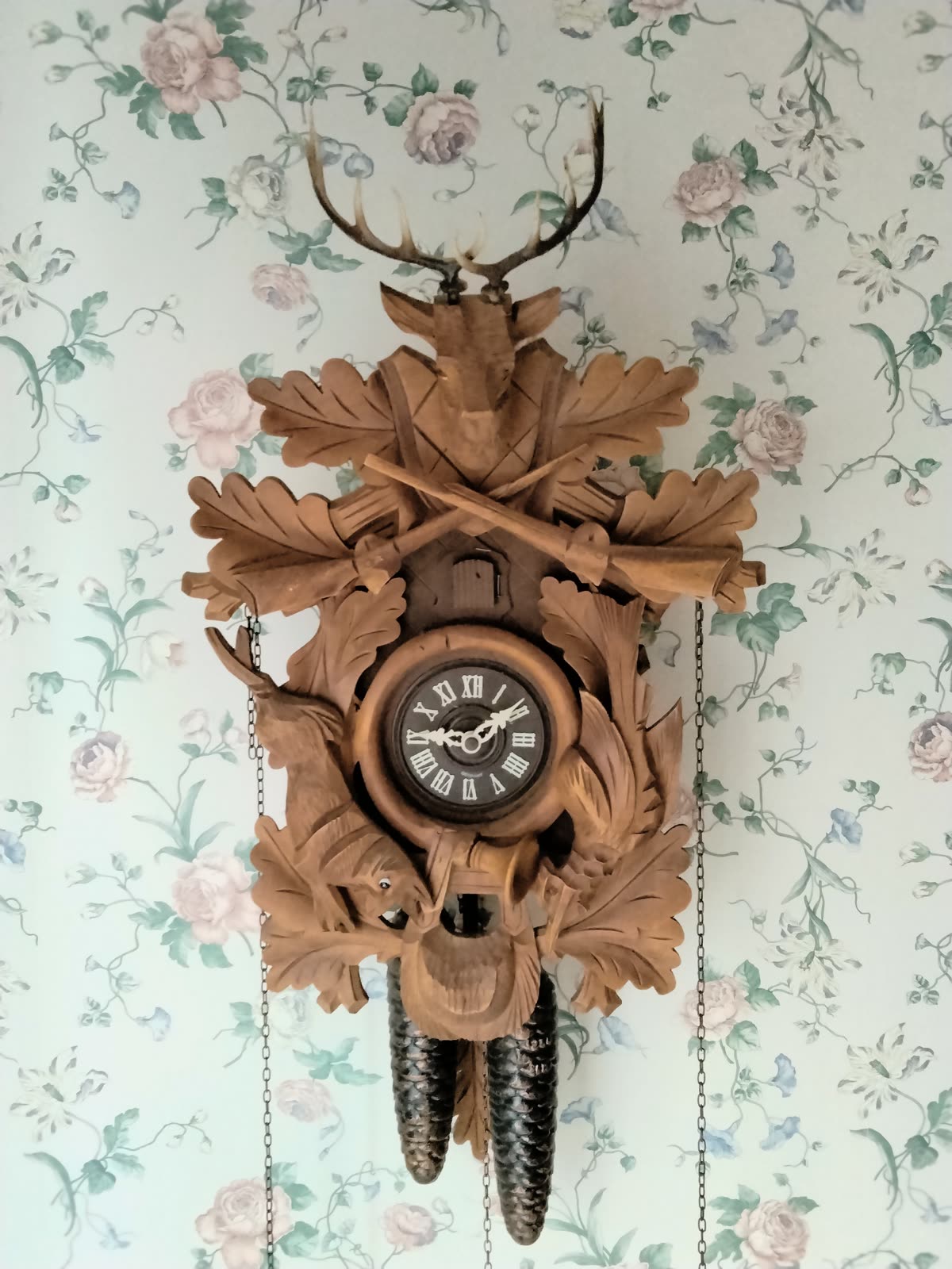 CL-002 Carved Deer Cuckoo Clock image 1